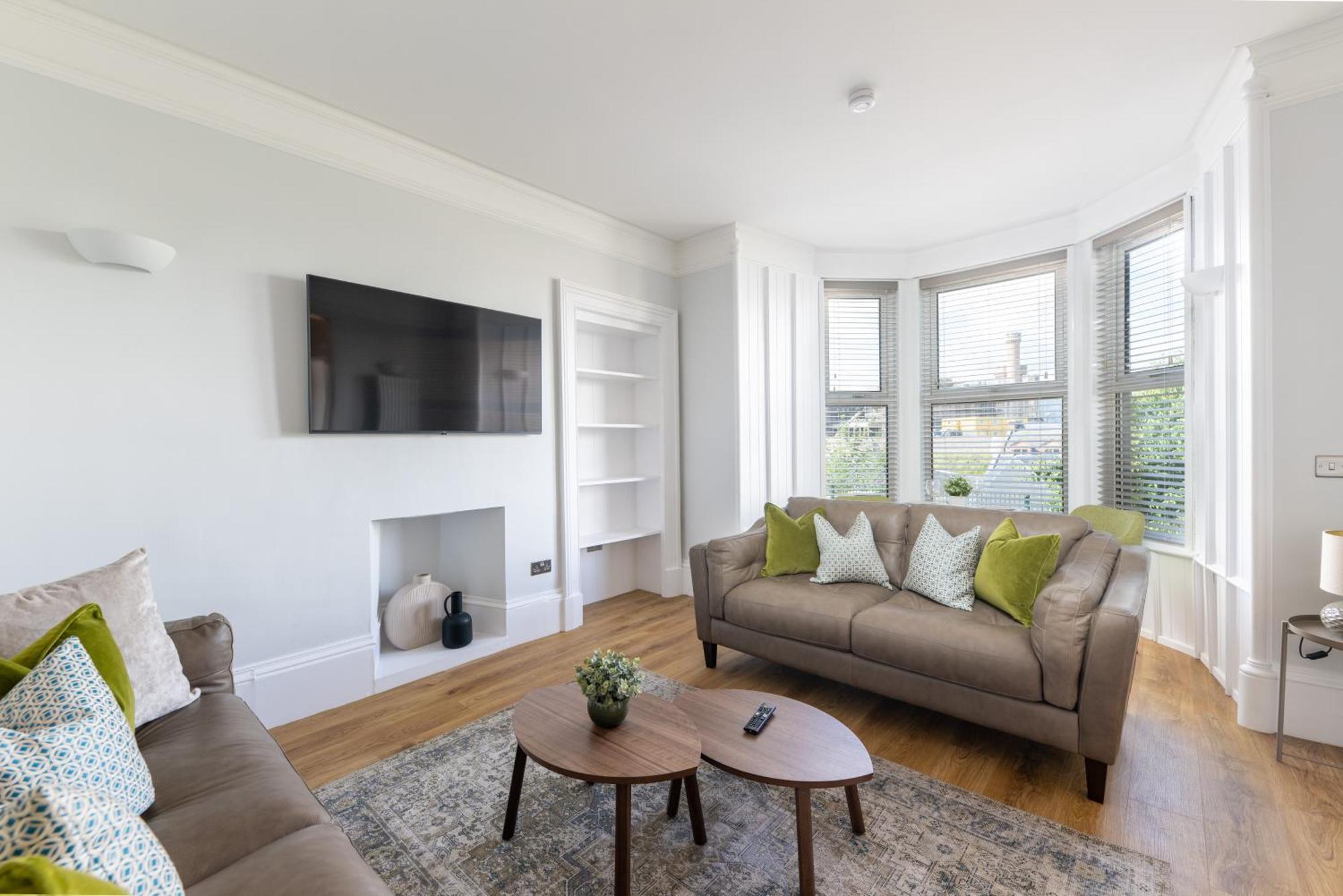 אינברנס Glenmoriston Town House Apartments מראה חיצוני תמונה