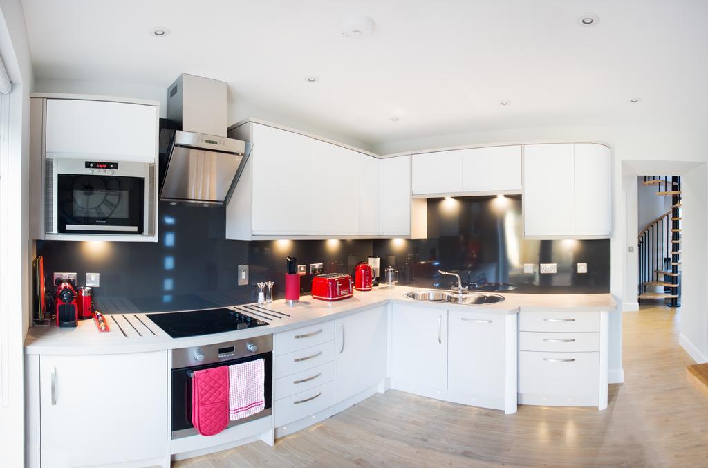 אינברנס Glenmoriston Town House Apartments מראה חיצוני תמונה